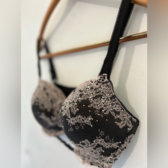 SOLD TRADE FOR Aerin Victoria’s Secret Very Sexy Lace Cup Bra - Picture 3 of 6